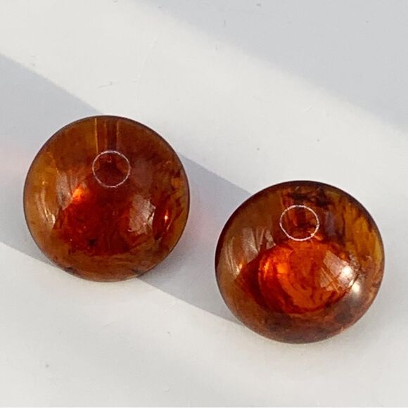 Vintage swirled root beer apple juice Bakelite amber dome clip on button earring - Picture 4 of 16